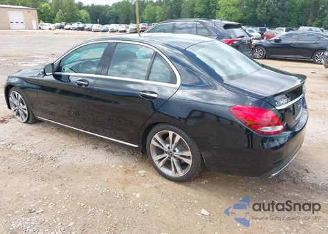 2018 Mercedes-Benz C 300 z USA, uszkodzony, nr VIN WDDWF4JB9JR315267